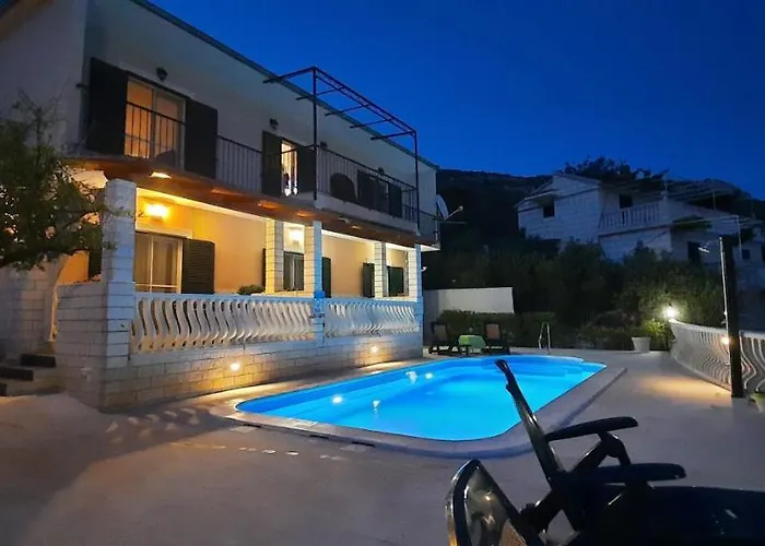 Apartments Suho Komiza